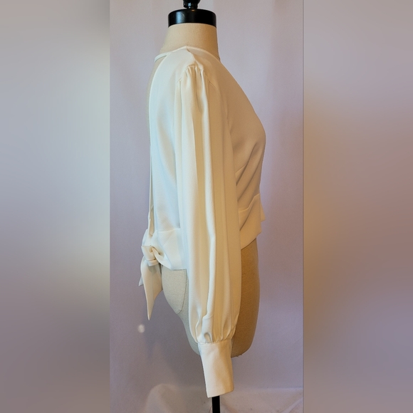 Idem Ditto White Surplice Blouse with Open Back and Bow Accent Sz. Large - Picture 6 of 8